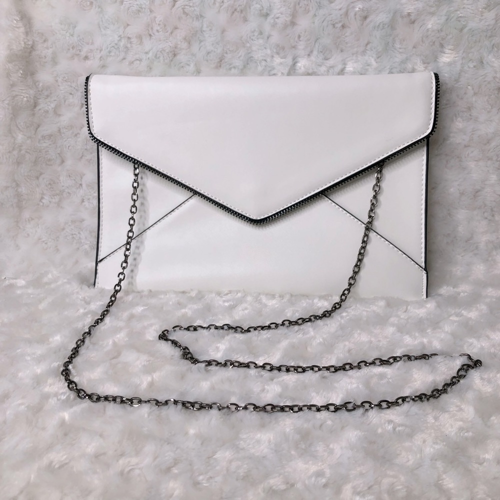 Urban Expression White Envelope Clutch/Crossbody